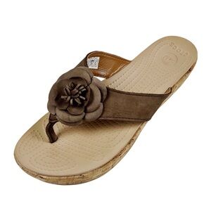 Crocs Womens Brown Leather Thong Sandal Size 9